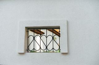 Grille de défense pour fenêtre : protection anti-intrusion